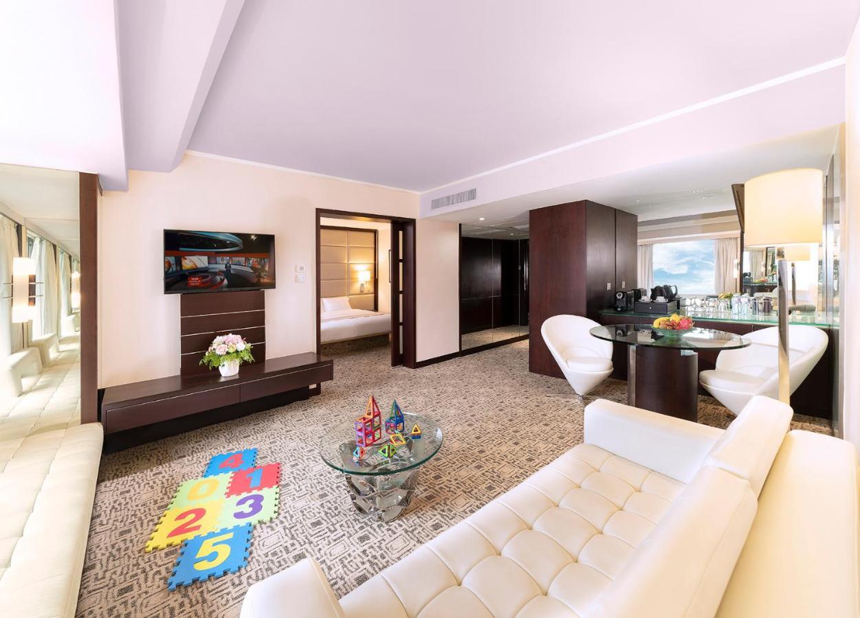 Regal Kowloon Hotel Hongkong Exterior foto